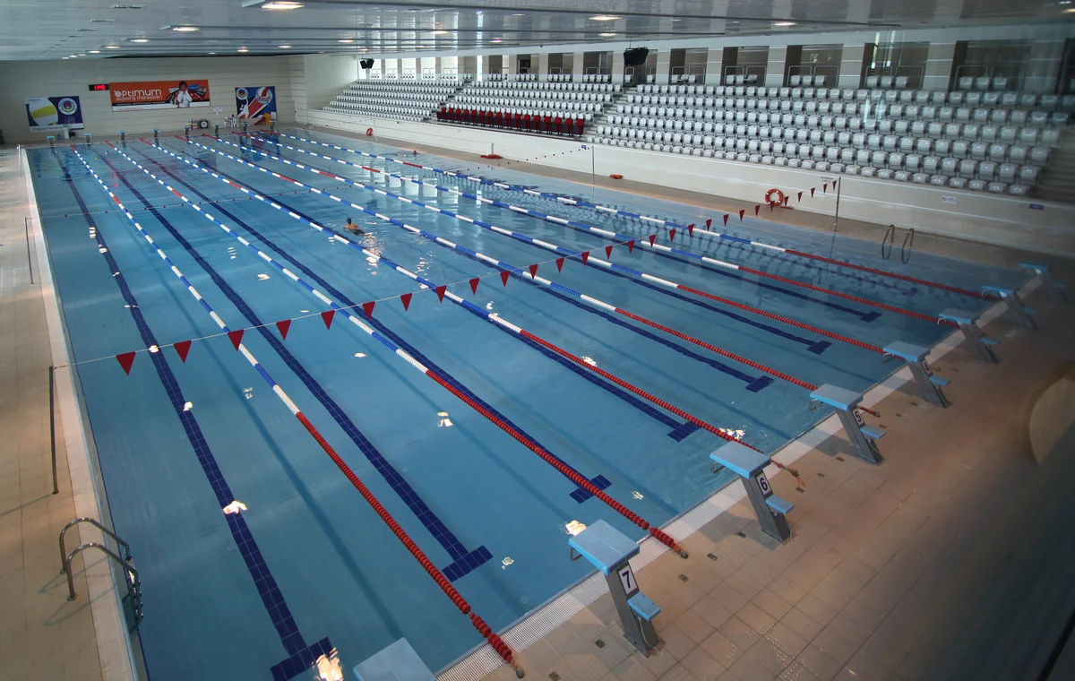 TOBB ETÜ Olimpik Yüzme Havuzu, yüzme kulvarları ve seyirci tribünleri